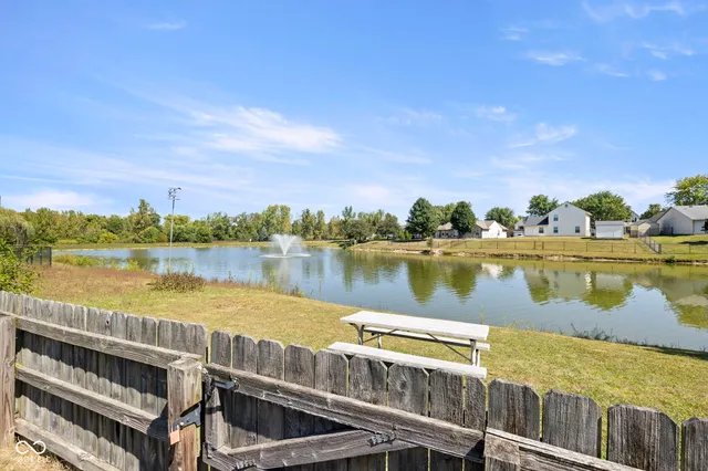 $325,000 | 785 Shoreline Court, Franklin, IN 46131