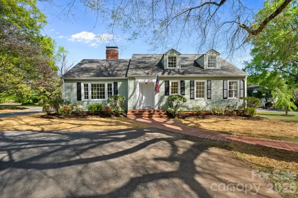 $619,000 | 3114 North Center Street, Hickory, NC 28601
