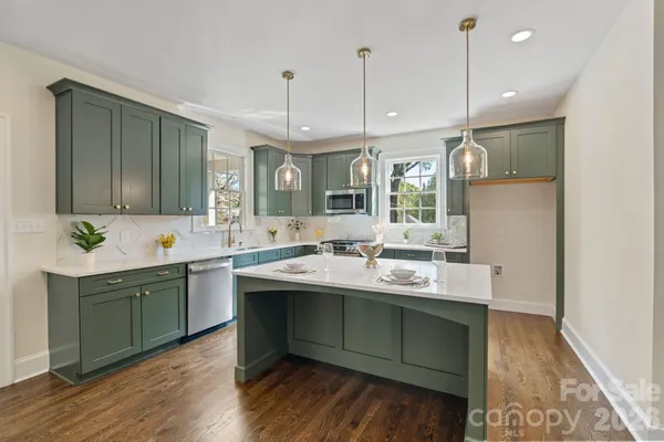 $619,000 | 3114 North Center Street, Hickory, NC 28601