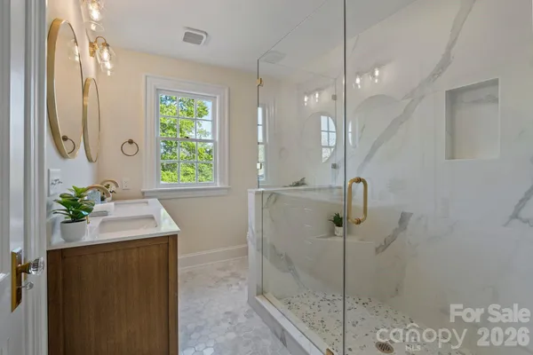 $619,000 | 3114 North Center Street, Hickory, NC 28601