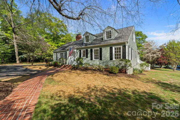 $619,000 | 3114 North Center Street, Hickory, NC 28601