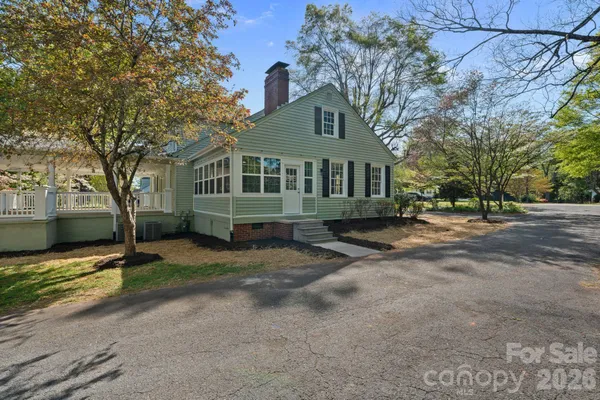$619,000 | 3114 North Center Street, Hickory, NC 28601