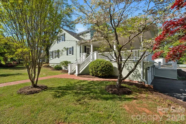 $619,000 | 3114 North Center Street, Hickory, NC 28601