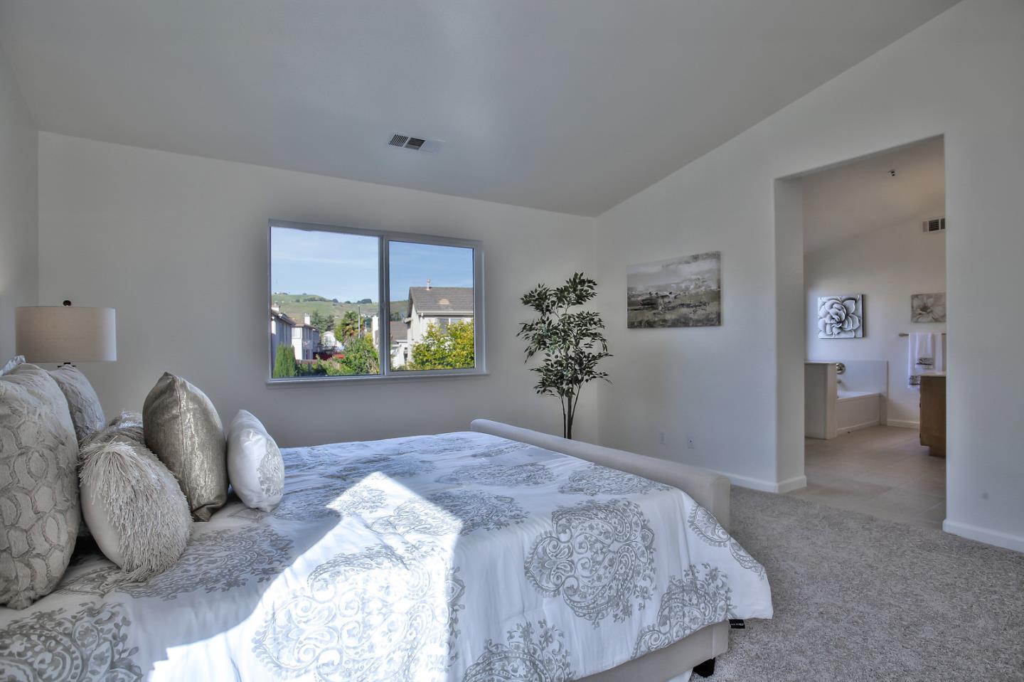 27418 Green Hazel Road Hayward, CA 94544 - Photo 17 of 34 Gallery Image 17