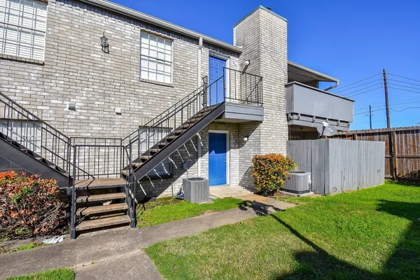 $95,000 | 9700 Leawood Boulevard, Unit 1007, Houston, TX 77099
