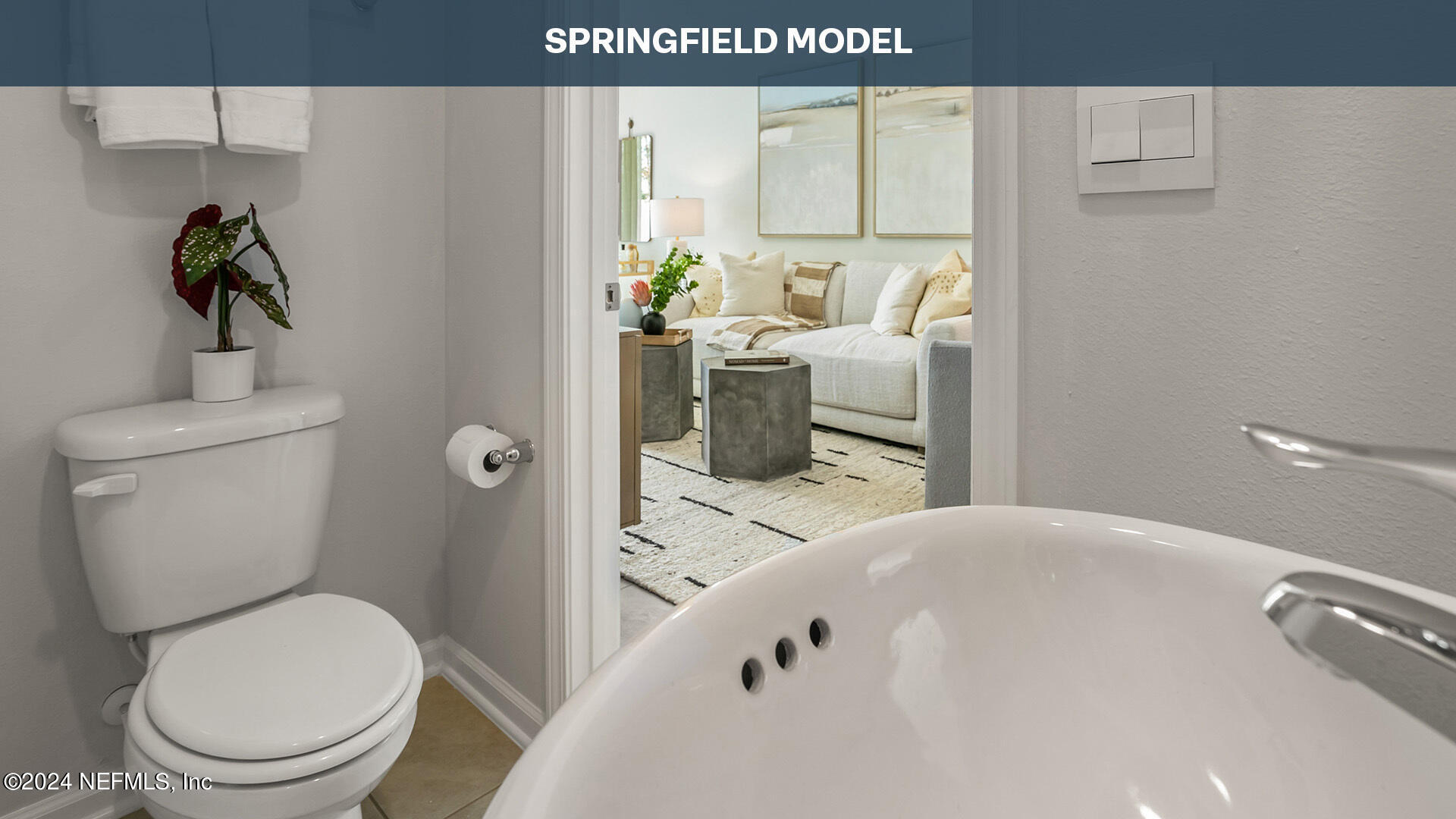 218 Palmetto Rdg Road St. Augustine, FL 32095 - Photo 25 of 37 a bathroom with a toilet a sink and a mirror