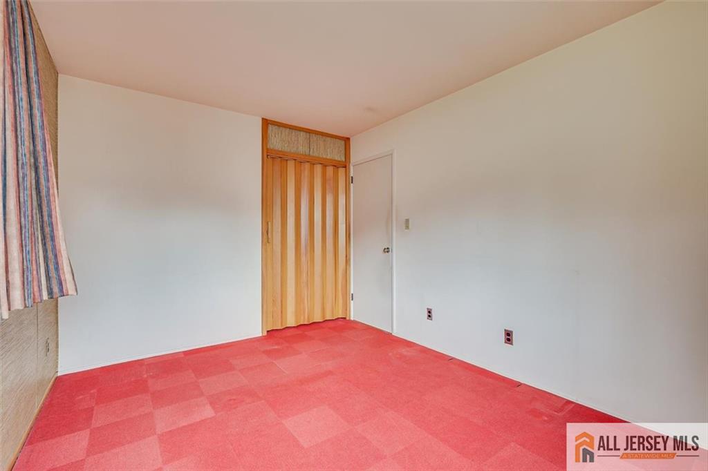 21 Tyndall Road Kendall Park, NJ 08824 - Photo 15 of 33 a view of a room