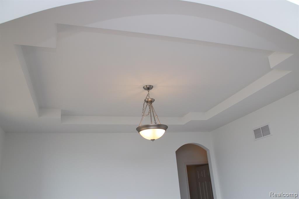 22649 Novi Road Novi, MI 48375 - Photo 6 of 66 Gallery Image 6