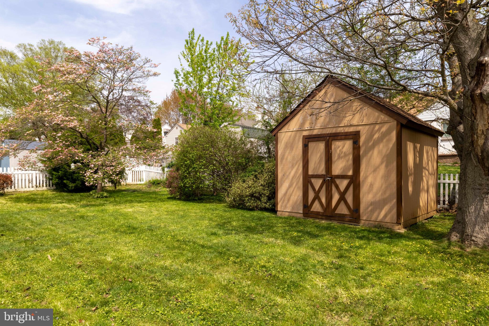 833 Emerson Street Philadelphia, PA 19111 - Photo 28 of 31 Backyard