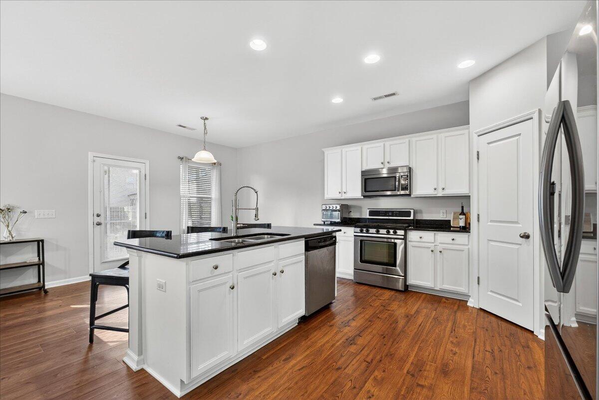 111 Brookhaven Road Summerville, SC 29486 - Photo 11 of 36 15-Maddie Breggia - DSC00897