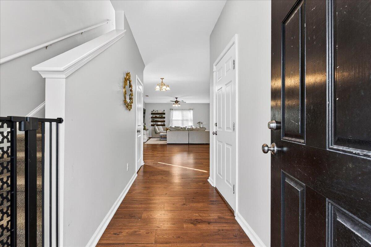 111 Brookhaven Road Summerville, SC 29486 - Photo 4 of 36 06-Maddie Breggia - DSC00867