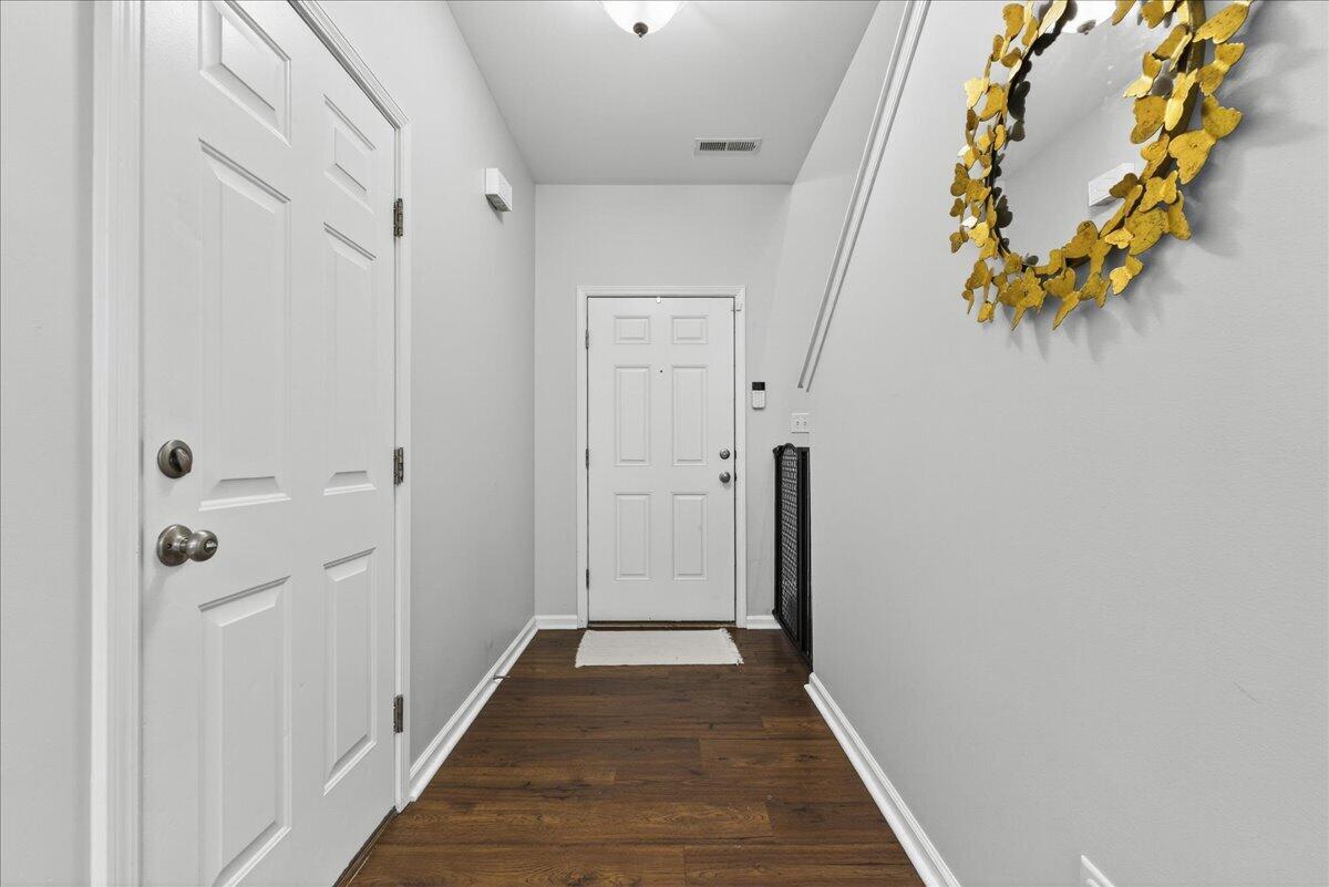 111 Brookhaven Road Summerville, SC 29486 - Photo 5 of 36 07-Maddie Breggia - DSC00870