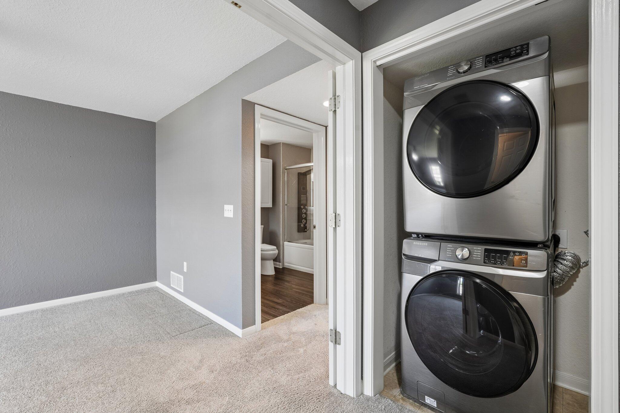 N16-w26533 Tall Reeds Lane, Unit H Pewaukee, WI 53072 - Photo 12 of 33 Laundry