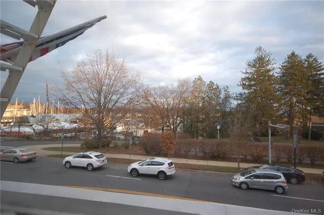 $2,000 | 132 West Boston Post Road, Unit 5, Mamaroneck, NY 10543