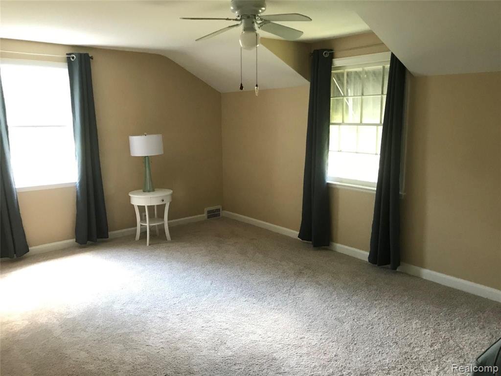 27820 Rackham Drive Lathrup Village, MI 48076 - Photo 19 of 31