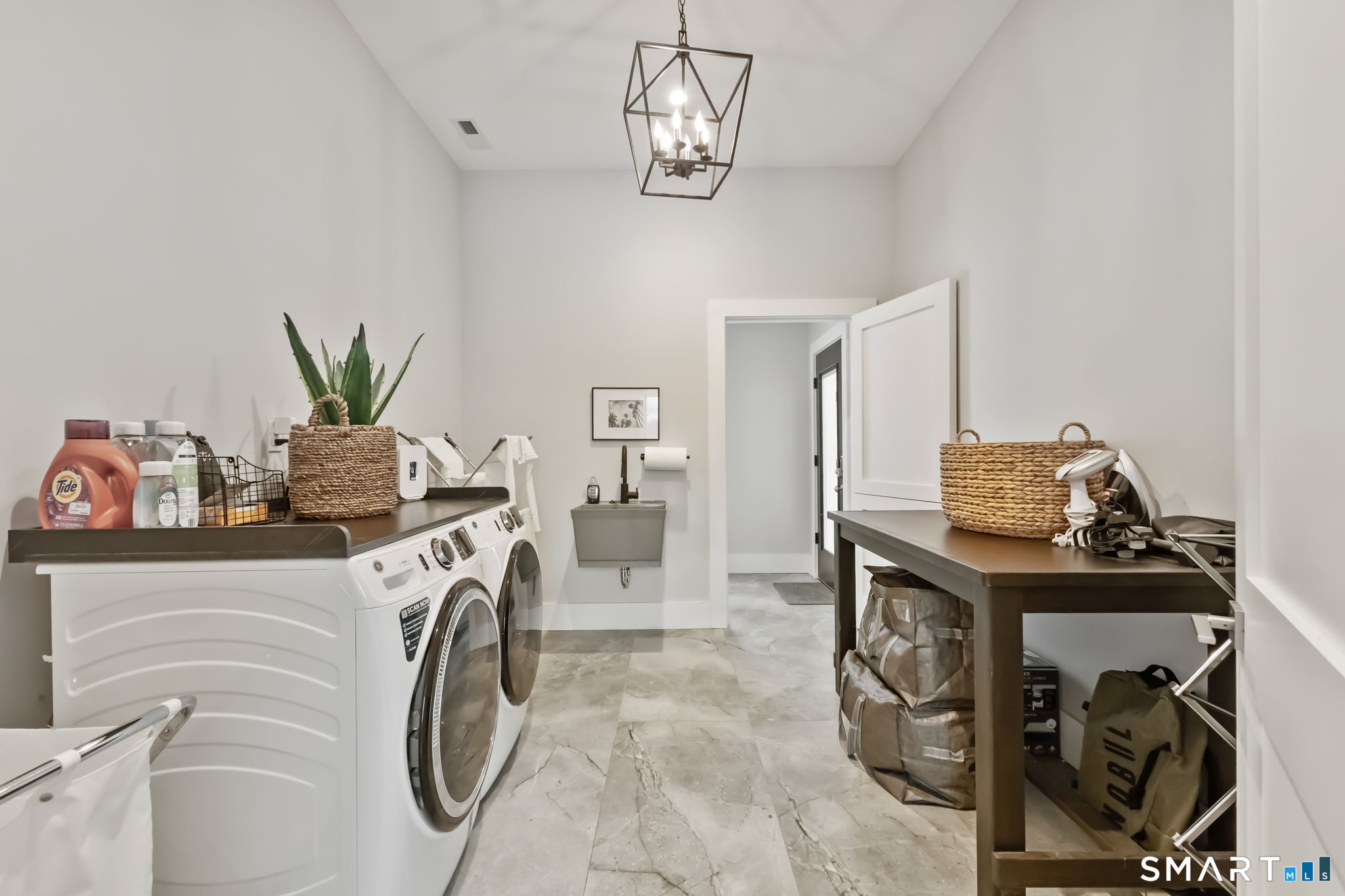 424 Taconic Road Stamford, CT 06831 - Photo 13 of 34