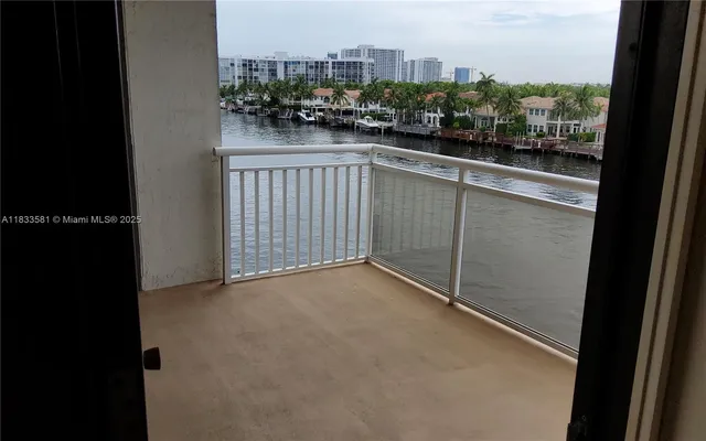 $250,000 | 1600 South Ocean Drive, Unit 5B, Hollywood, FL 33019