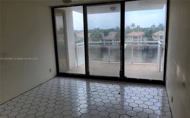 $250,000 | 1600 South Ocean Drive, Unit 5B, Hollywood, FL 33019