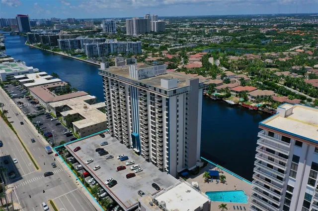 $250,000 | 1600 South Ocean Drive, Unit 5B, Hollywood, FL 33019