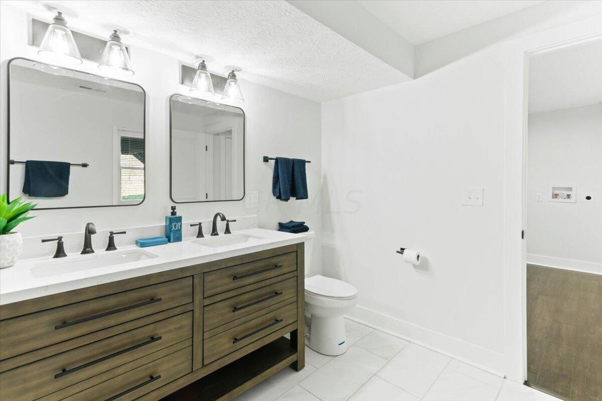 7510 Wells Road Plain City, OH 43064 - Photo 25 of 37 28-Master Bathroom