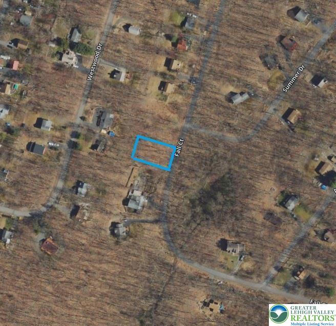 129 Fall Court, Unit 58 Dingmans Ferry, PA 18328 - Photo 4 of 6 a bathroom with a shower