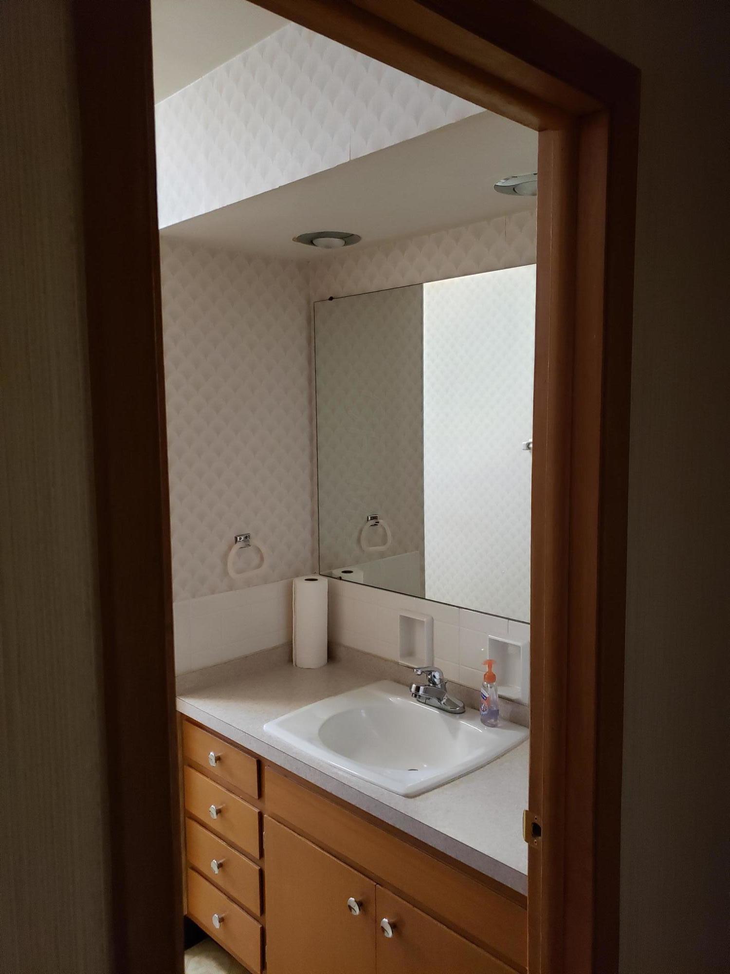 6207 Karl Road Columbus, OH 43229 - Photo 8 of 15 Gallery Image 8