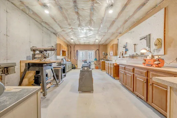 $669,000 | 335 Camellia Place, Moneta, VA 24121