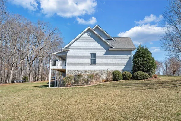 $669,000 | 335 Camellia Place, Moneta, VA 24121