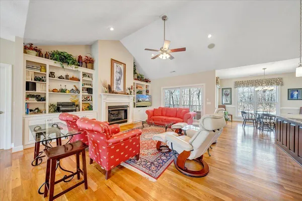 $669,000 | 335 Camellia Place, Moneta, VA 24121