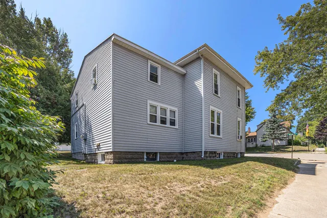 $250,000 | 602 5th Street, Ludington, MI 49431