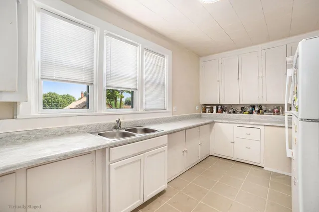 $250,000 | 602 5th Street, Ludington, MI 49431