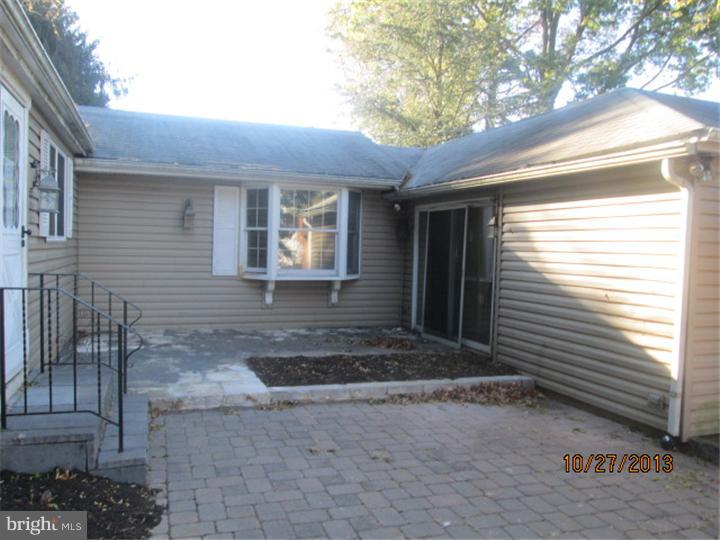 1251 Steel Road Havertown, PA 19083 - Photo 3 of 13