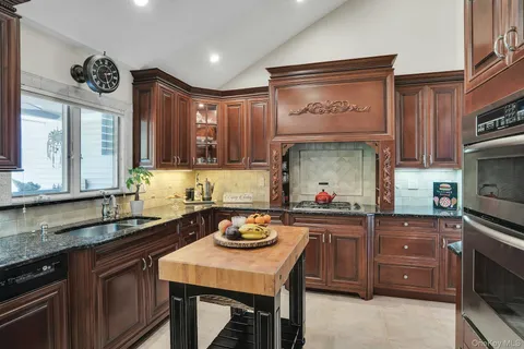 $1,099,000 | 101 Hayrick Lane, Commack, NY 11725