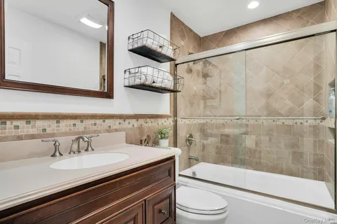 $1,099,000 | 101 Hayrick Lane, Commack, NY 11725