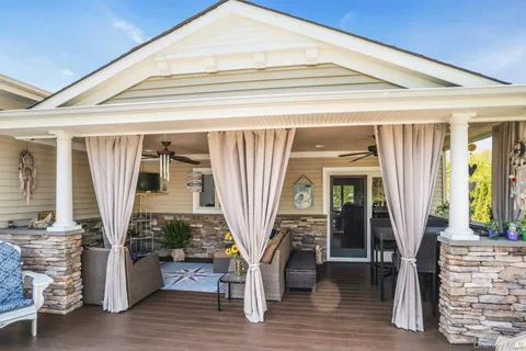 $1,099,000 | 101 Hayrick Lane, Commack, NY 11725
