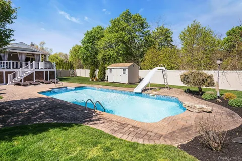$1,099,000 | 101 Hayrick Lane, Commack, NY 11725