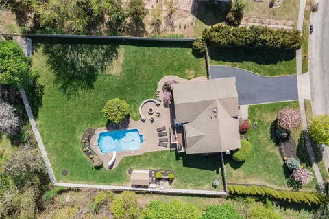 $1,099,000 | 101 Hayrick Lane, Commack, NY 11725