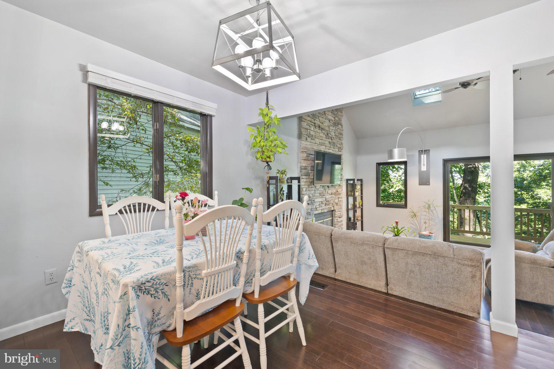 6524 Rimrock Road New Market, MD 21774 - Photo 12 of 59 Dining area.