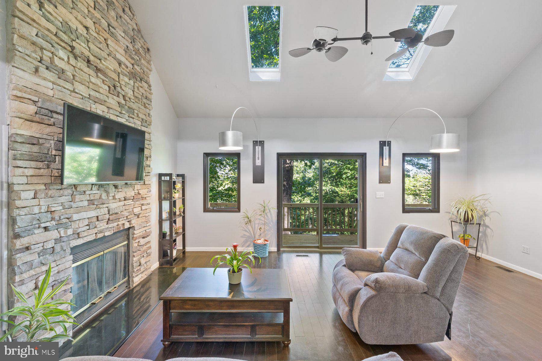 6524 Rimrock Road New Market, MD 21774 - Photo 6 of 59 Bright and airy family room.
