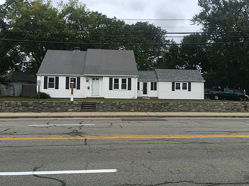 601 Post Road Warwick, RI 02888 - Photo 1 of 25 Exterior Front.