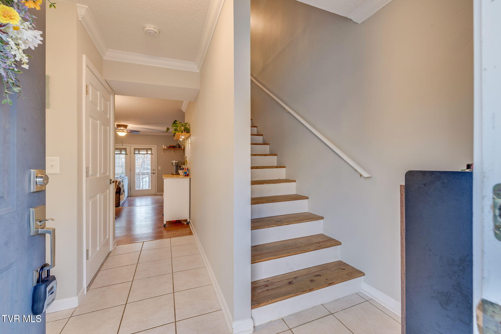2201 Cherokee Road, Unit 4 Johnson City, TN 37604 - Photo 4 of 25 004