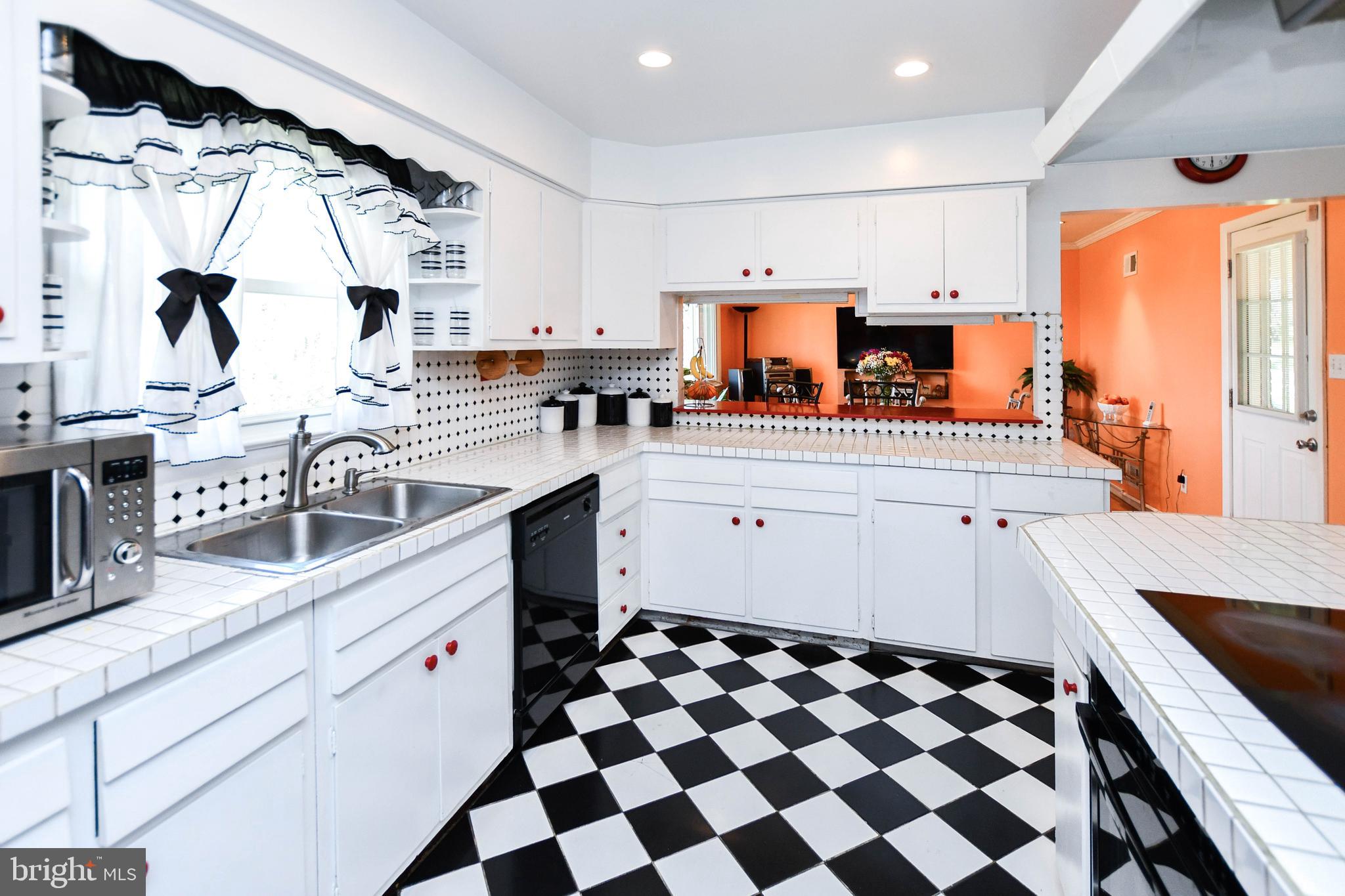 7110 Kempton Road Lanham, MD 20706 - Photo 12 of 27 Gallery Image 12