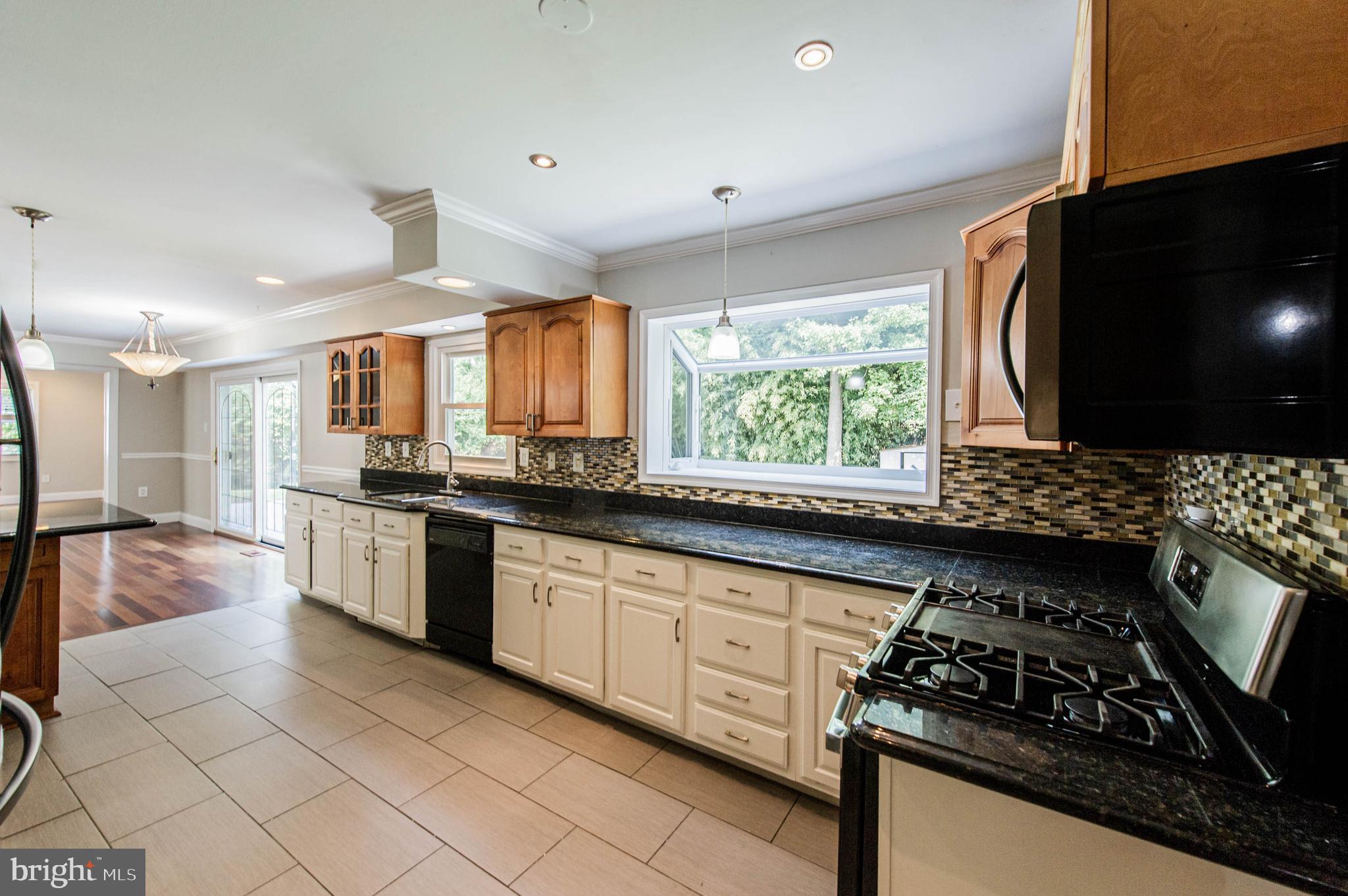 8708 Granite Lane Laurel, MD 20708 - Photo 19 of 52 Kitchen