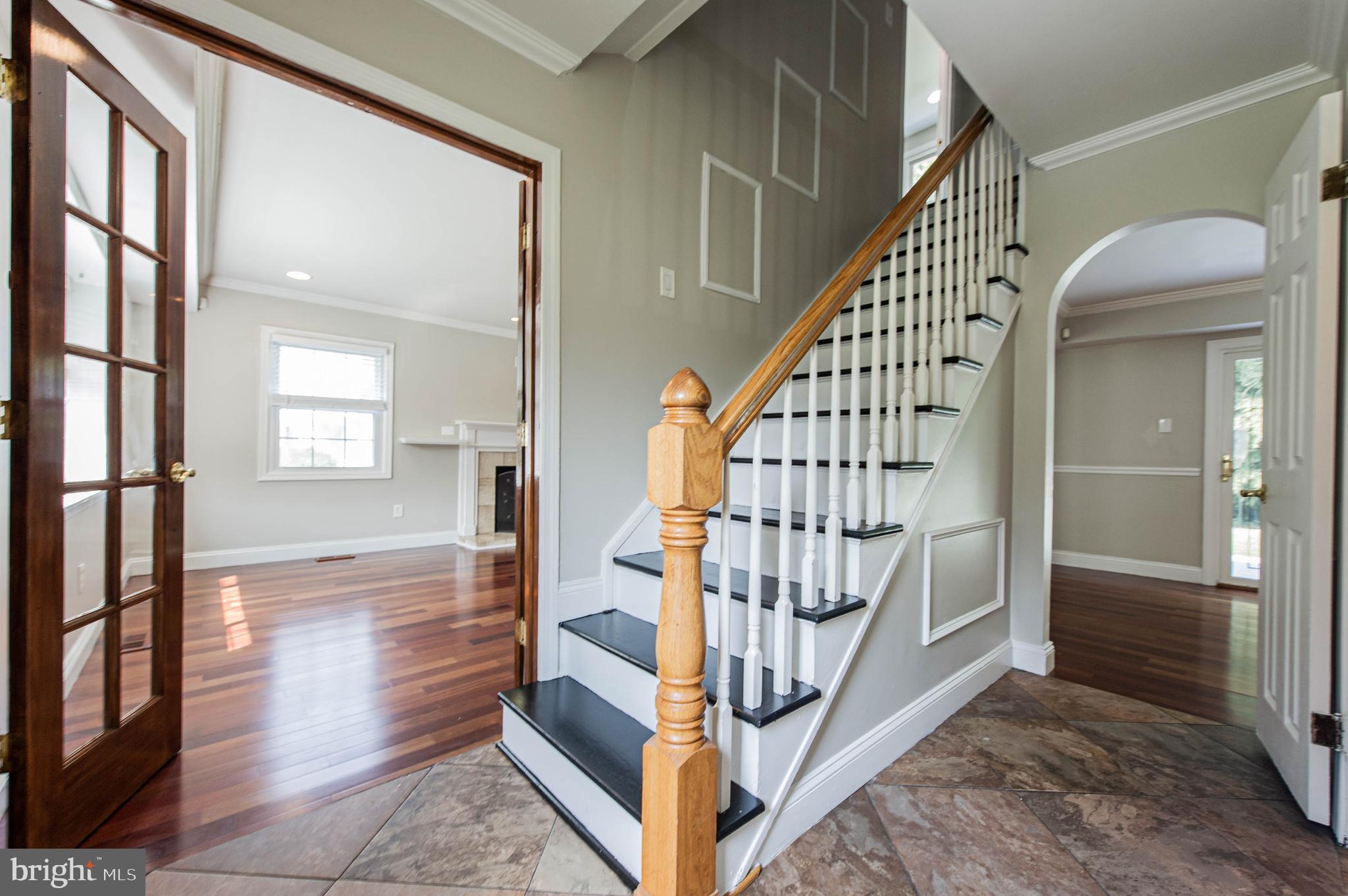 8708 Granite Lane Laurel, MD 20708 - Photo 4 of 52 Entry foyer