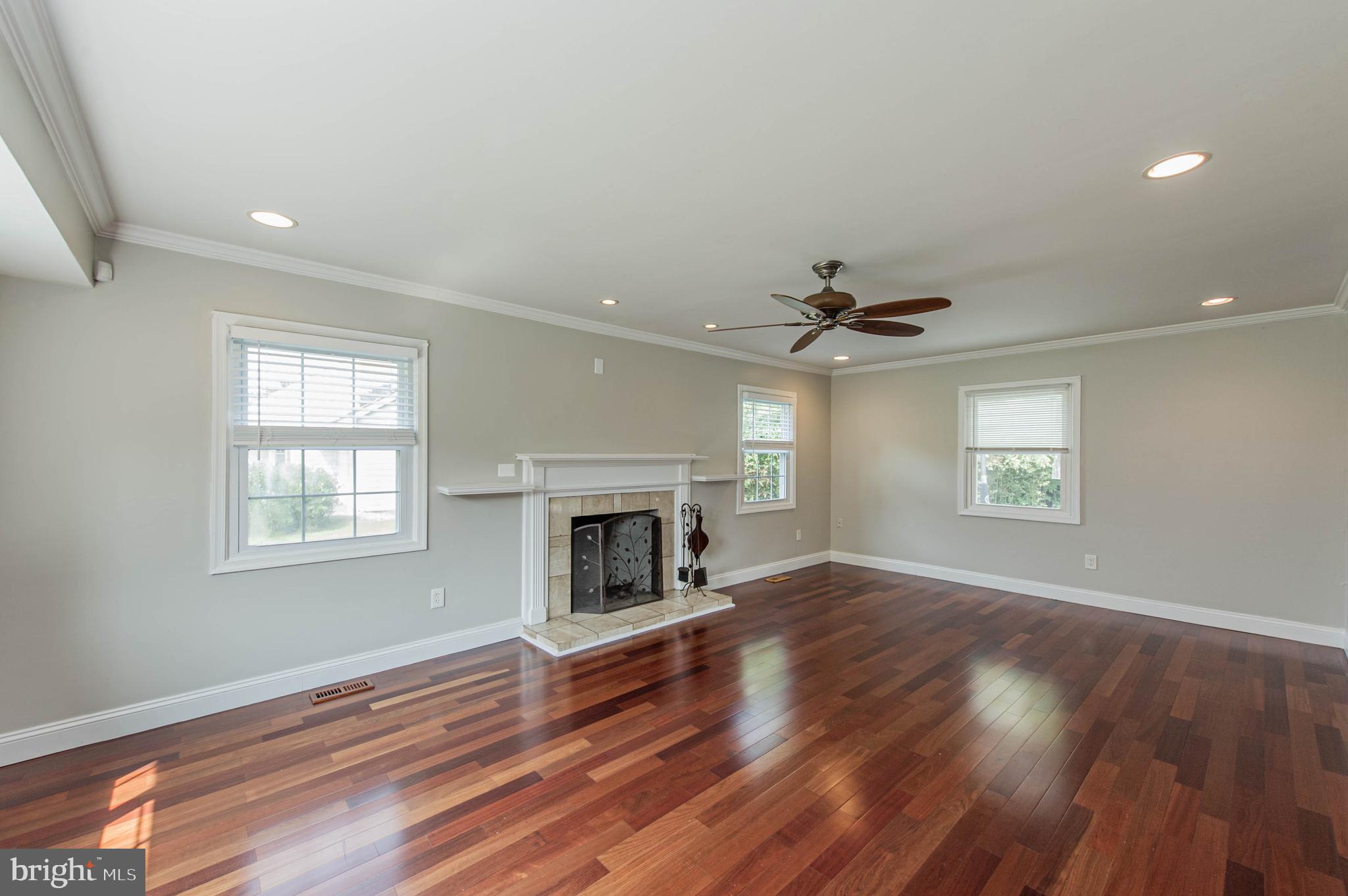 8708 Granite Lane Laurel, MD 20708 - Photo 6 of 52 Living room
