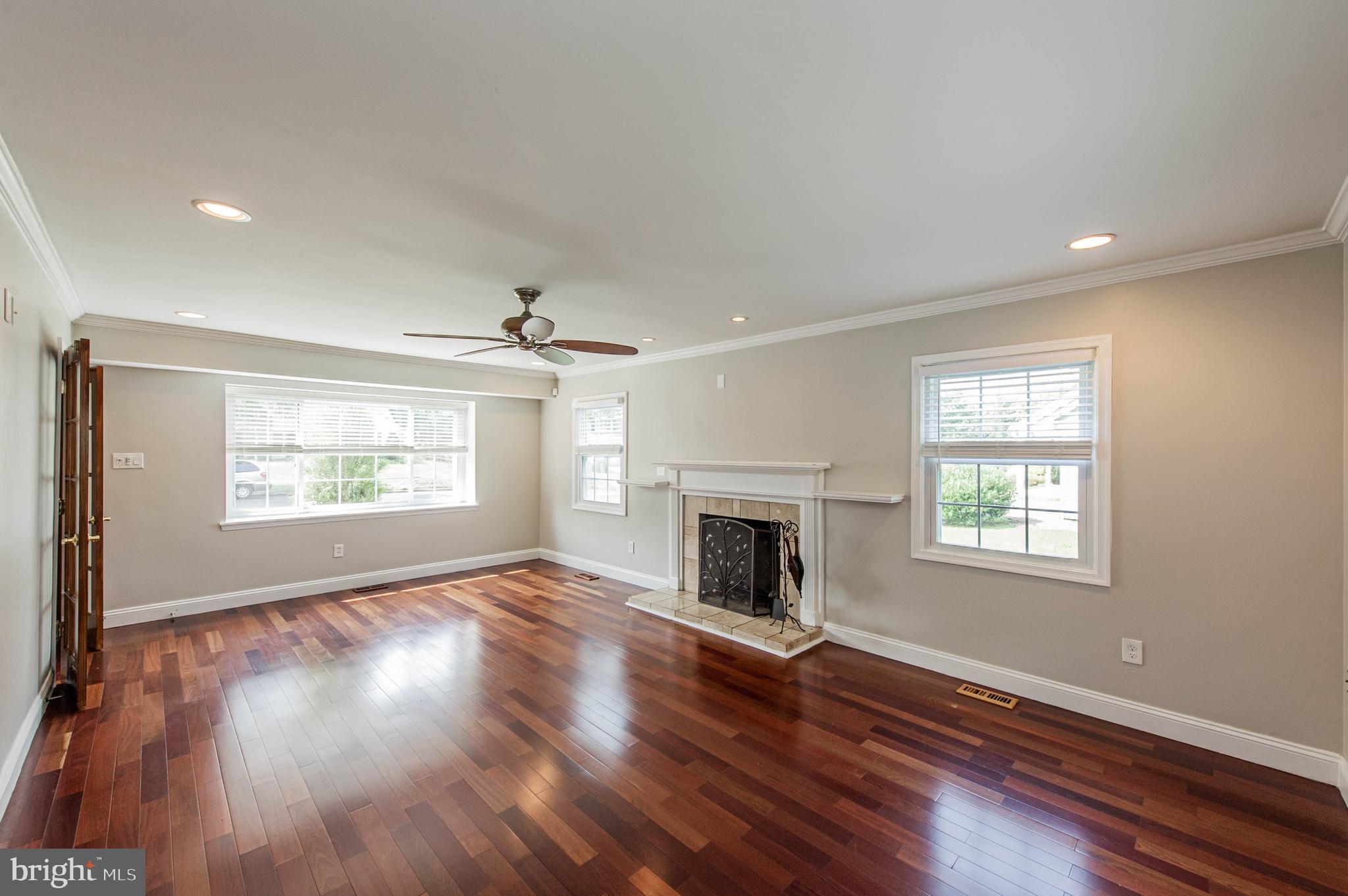 8708 Granite Lane Laurel, MD 20708 - Photo 8 of 52 Living room