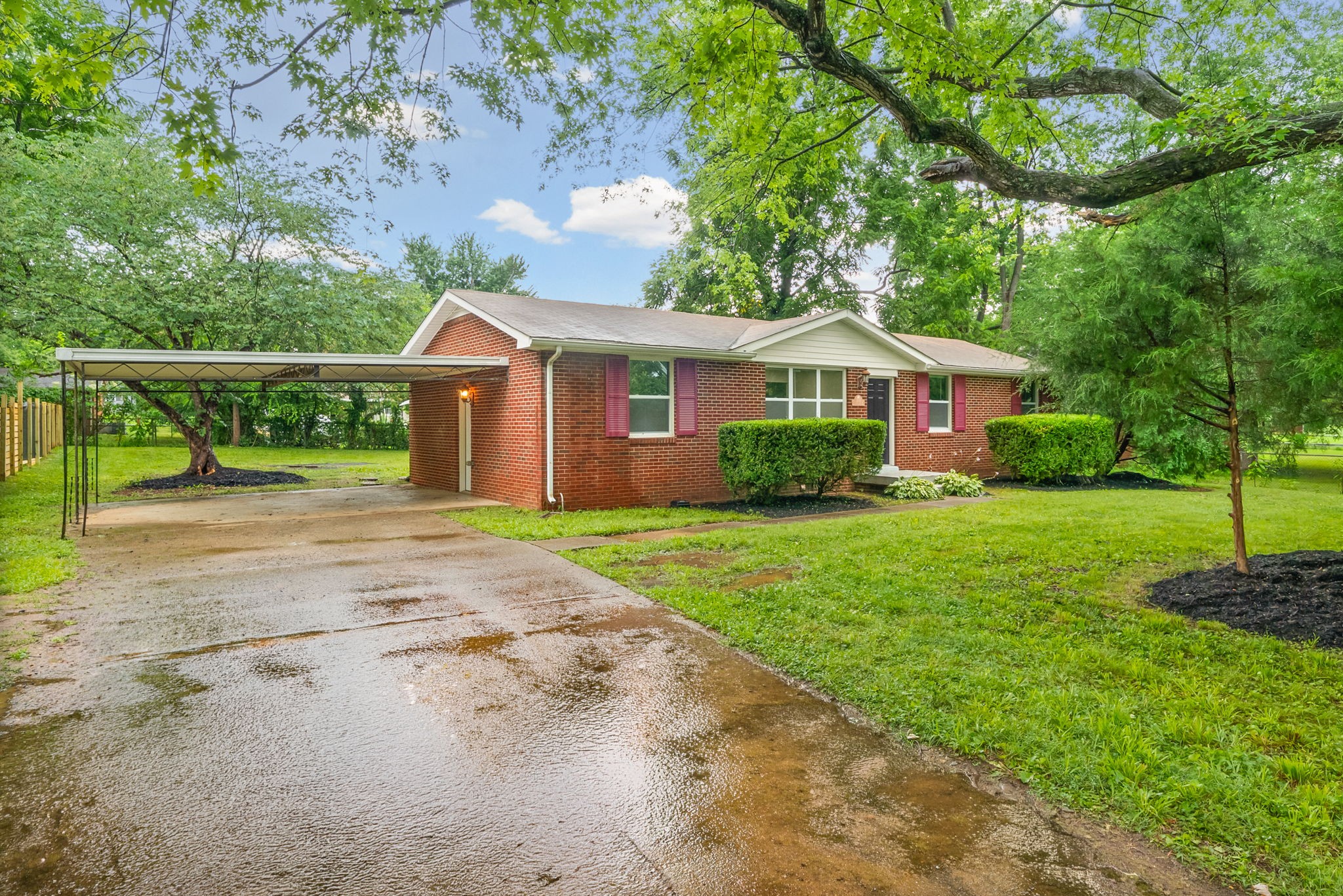 203 Jordan Road Clarksville, TN 37042 - Photo 2 of 30