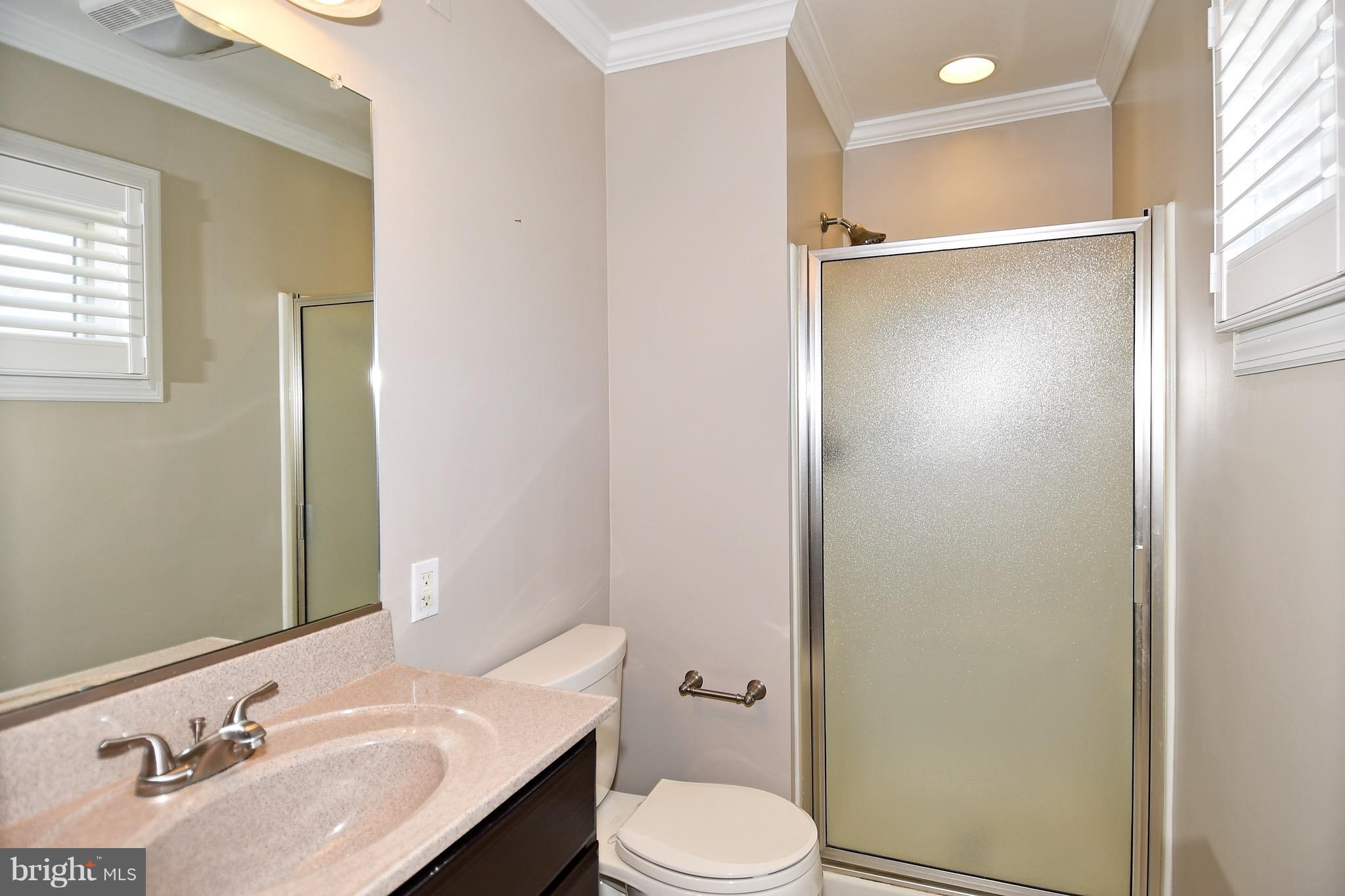 124 West Church Road Sterling, VA 20164 - Photo 18 of 25 Bath