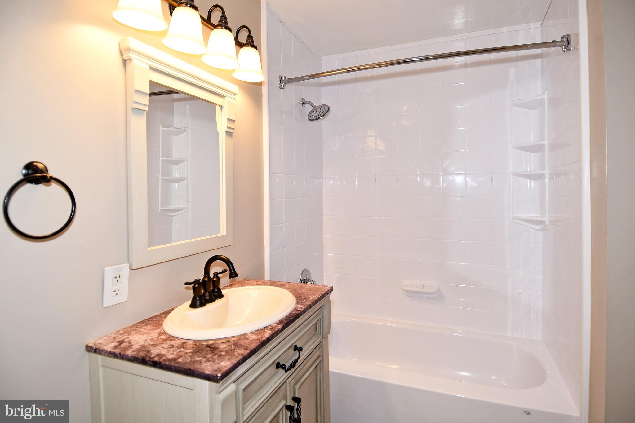 124 West Church Road Sterling, VA 20164 - Photo 22 of 25 Bath