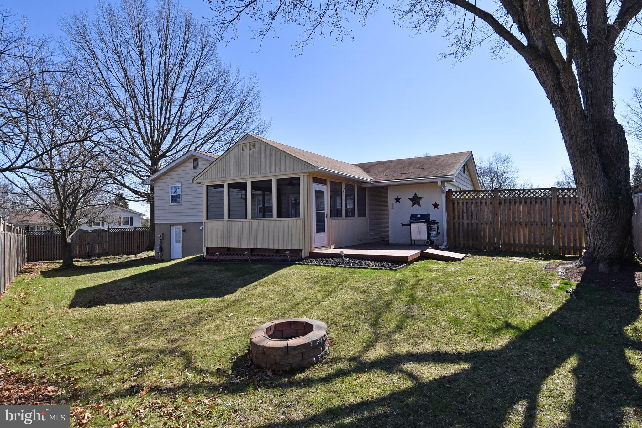 124 West Church Road Sterling, VA 20164 - Photo 25 of 25 Exterior (Rear)